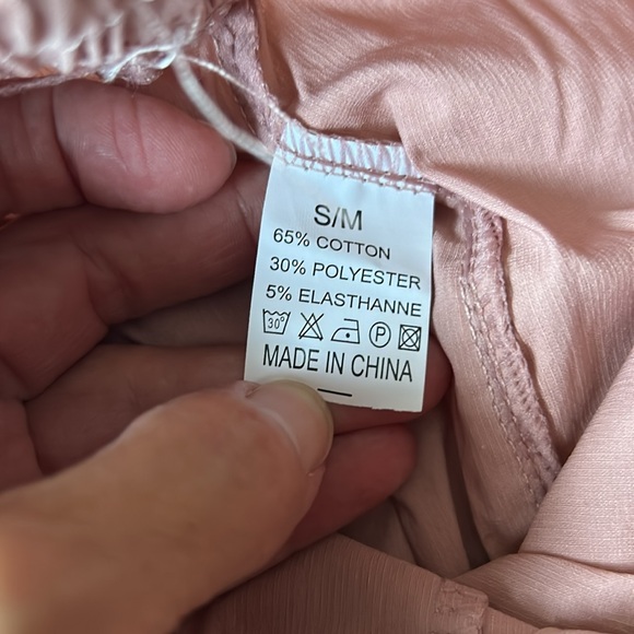 New with tags. Rose colored lightweight cargo wide leg pant. Elastic waist. - Picture 3 of 8